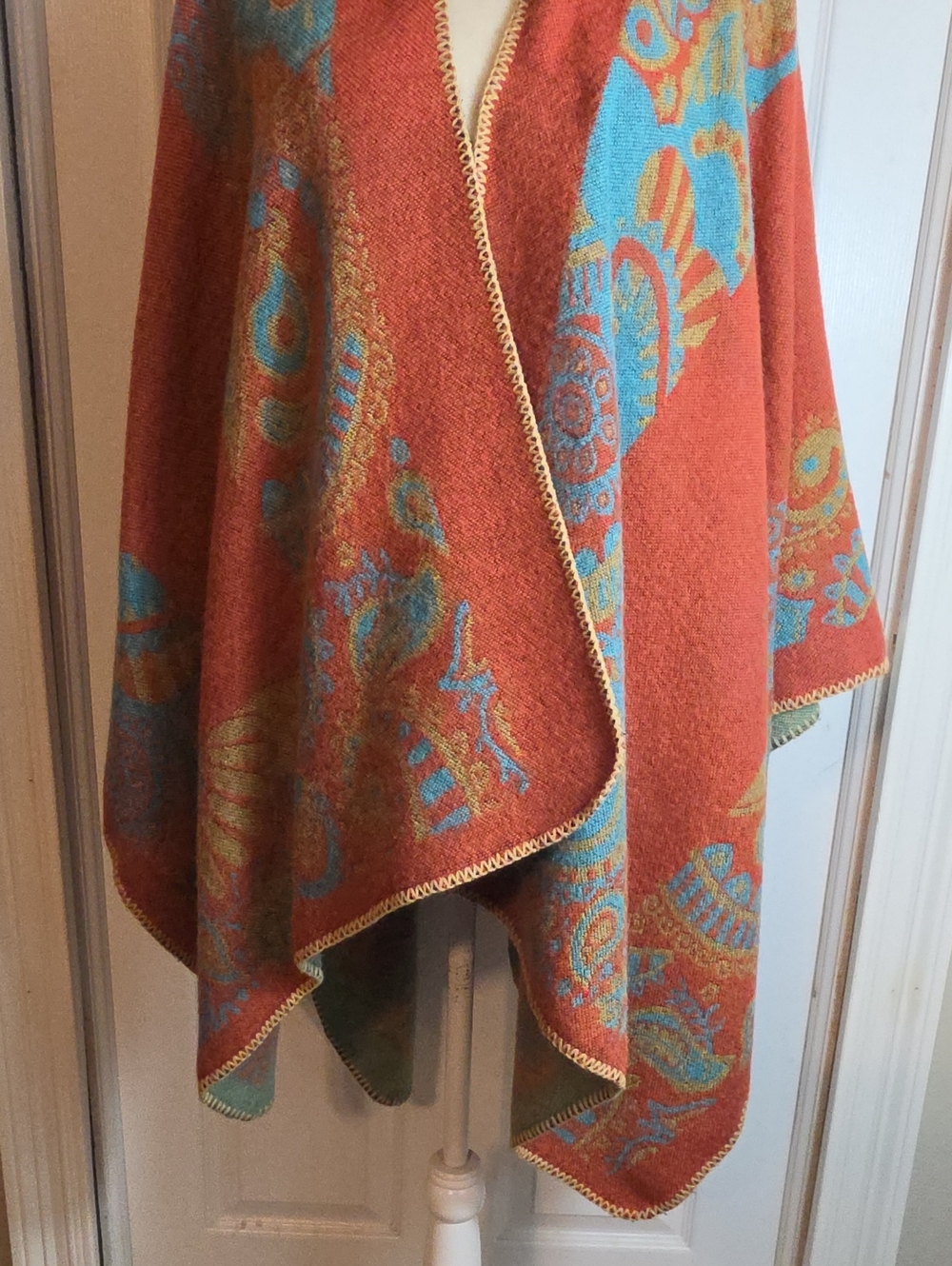 Breezy Lane Ruana Poncho Shawl - Picture 3 of 6